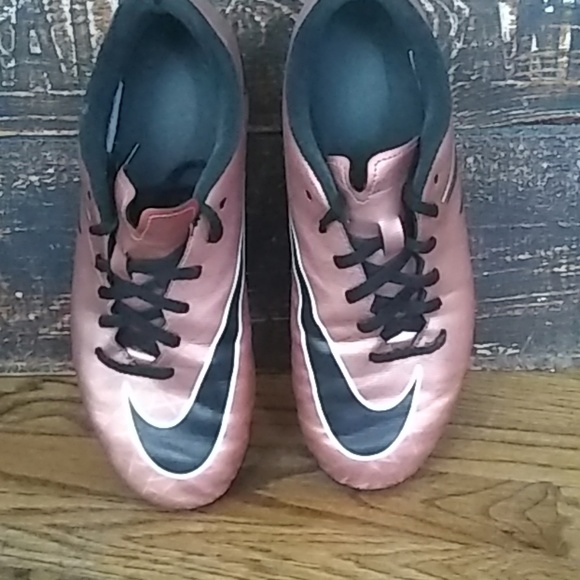 Nike Bronze Shoes - Picture 3 of 6